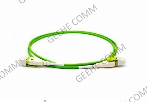 سلك تصحيح الألياف البصرية Corning OM4 Multimode Duplex LC / LC Uniboot