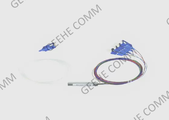 1x4 وحدة صغيرة 900μm SC / UPC LZSH مفردة الألياف البصرية Y الفاصل