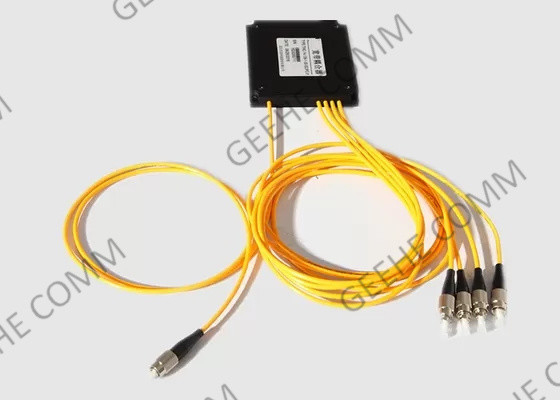 FC / APC 1x4 2.0mm صندوق نوع الفاصل الألياف البصرية مع موصل FC UPC
