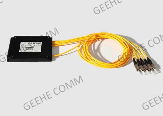 FC / APC 1x4 2.0mm صندوق نوع الفاصل الألياف البصرية مع موصل FC UPC
