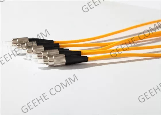 FC / APC 1x4 2.0mm صندوق نوع الفاصل الألياف البصرية مع موصل FC UPC